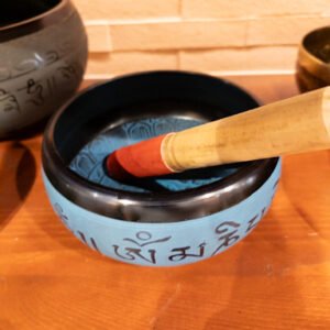 Klei Gong met decoratie Blauw met zwart Middel